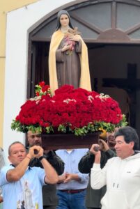 Fiesta de Santa Teresita: «Así es la fe de mi pueblo»